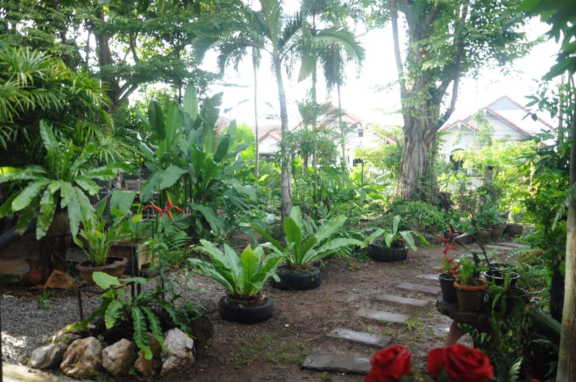 Hotel Eat N Sleep Phuket Exterior foto