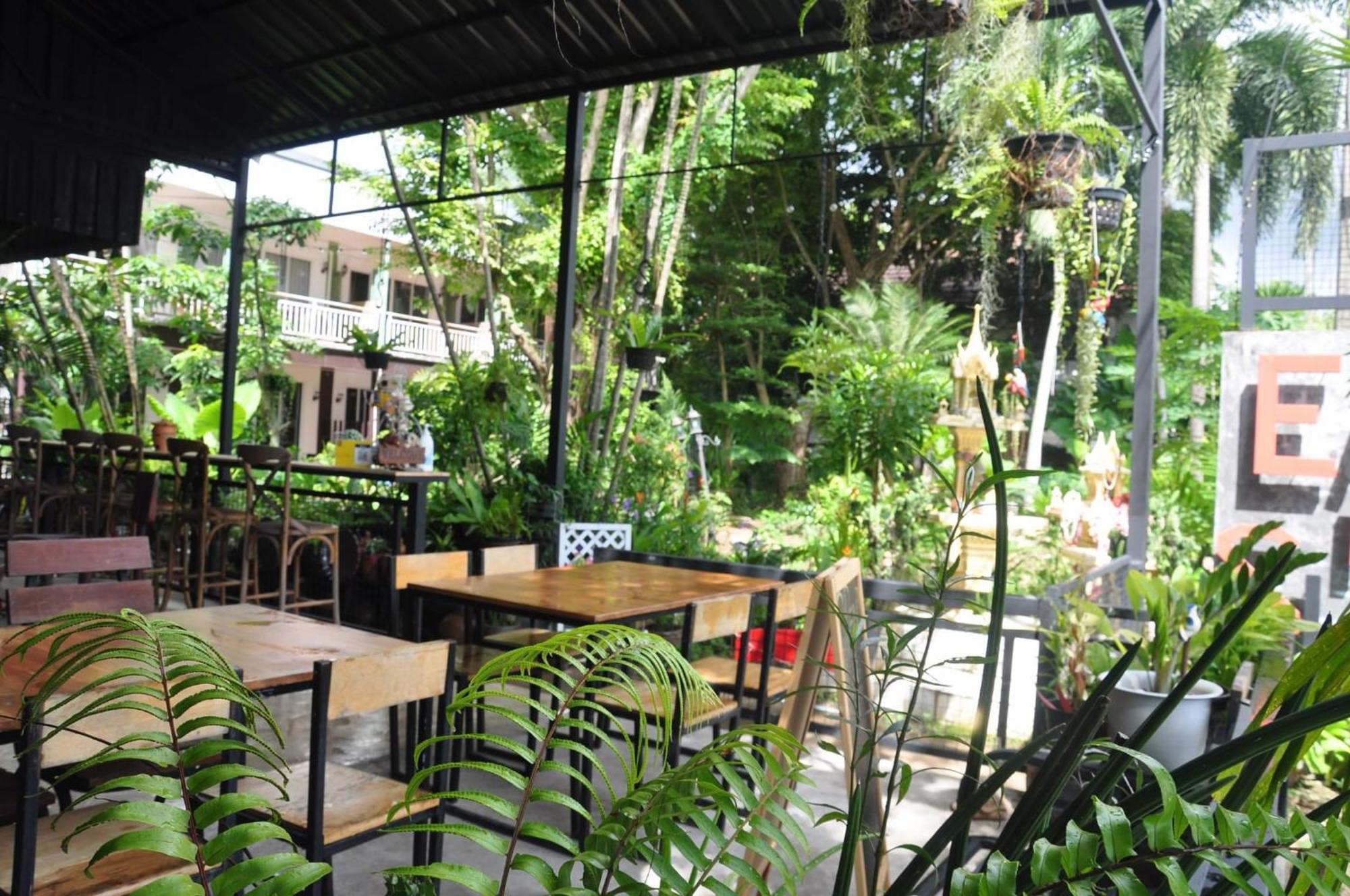 Hotel Eat N Sleep Phuket Exterior foto