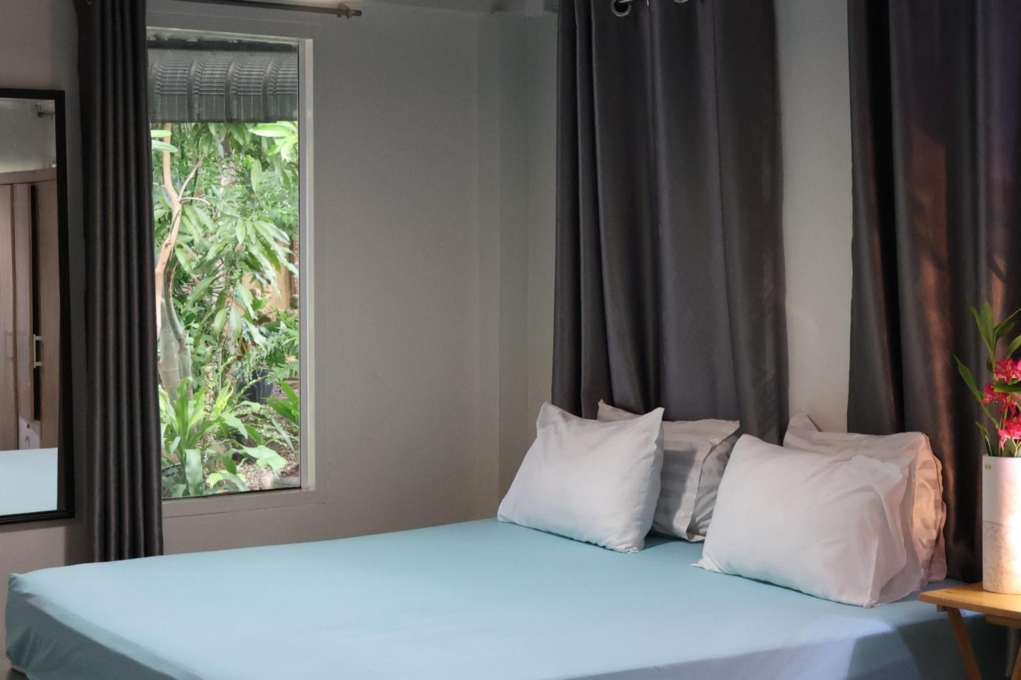 Hotel Eat N Sleep Phuket Exterior foto