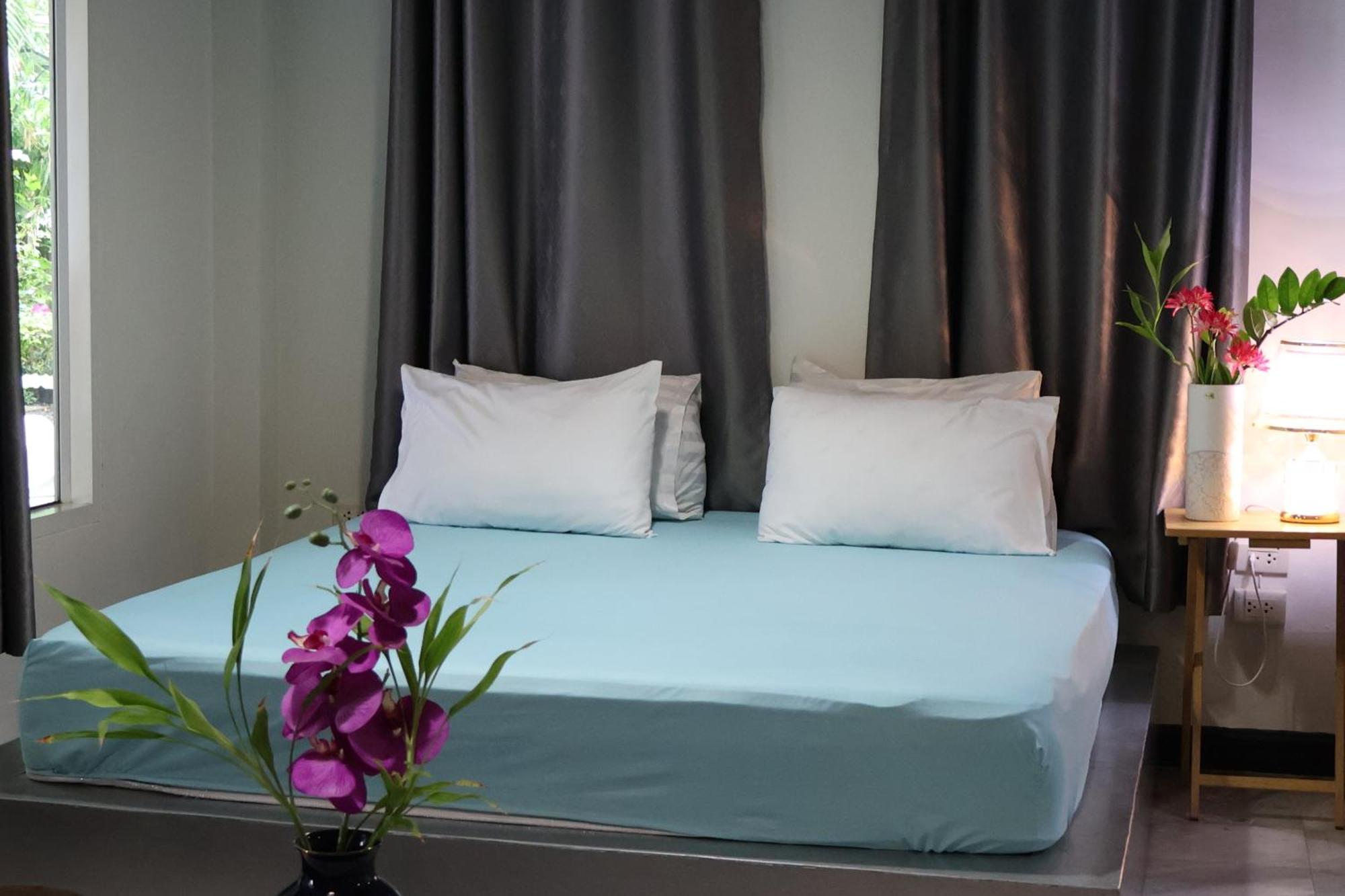 Hotel Eat N Sleep Phuket Exterior foto