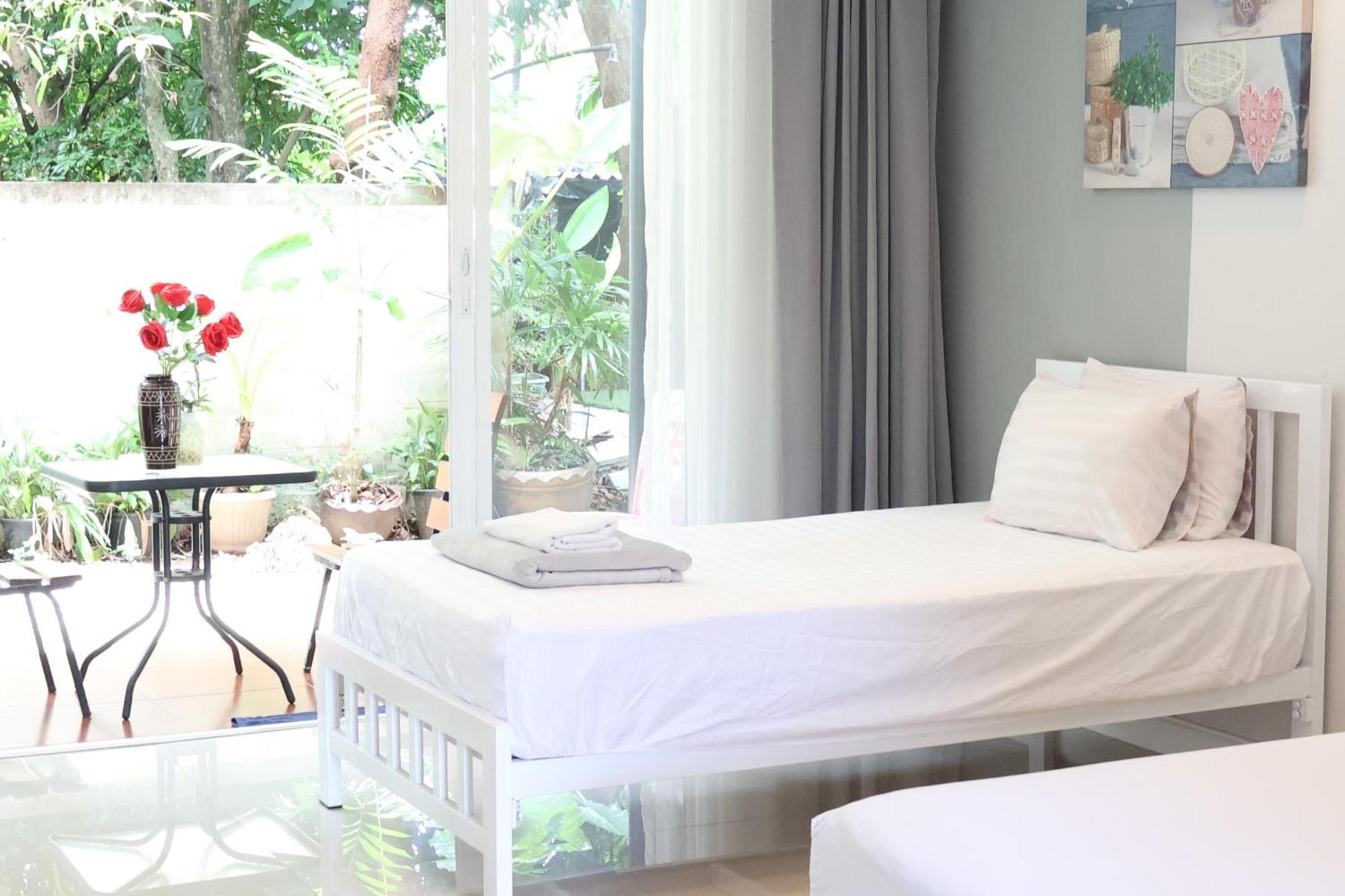 Hotel Eat N Sleep Phuket Exterior foto