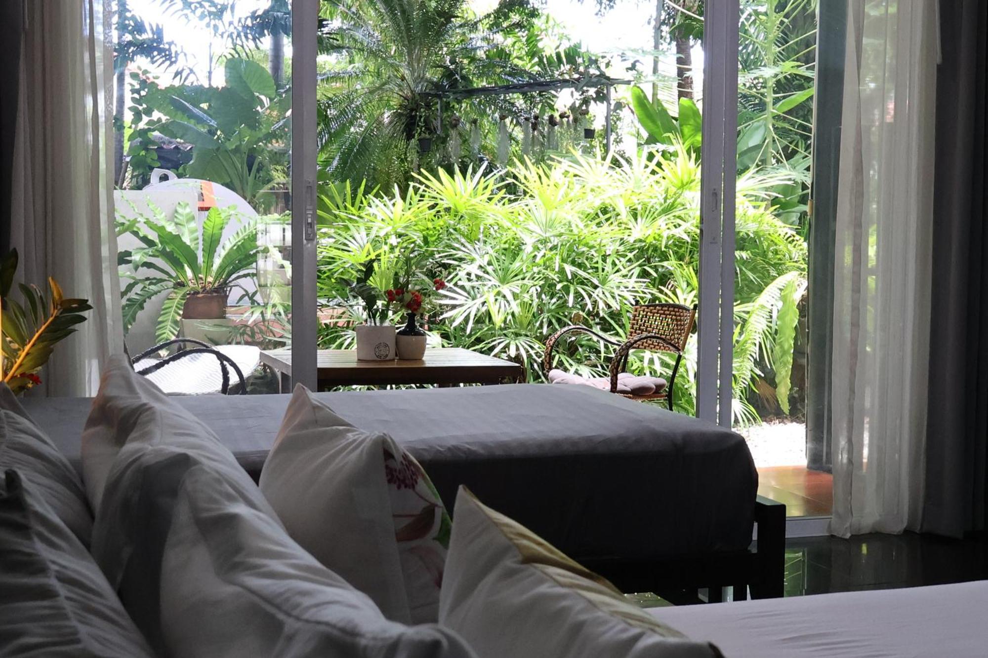 Hotel Eat N Sleep Phuket Exterior foto