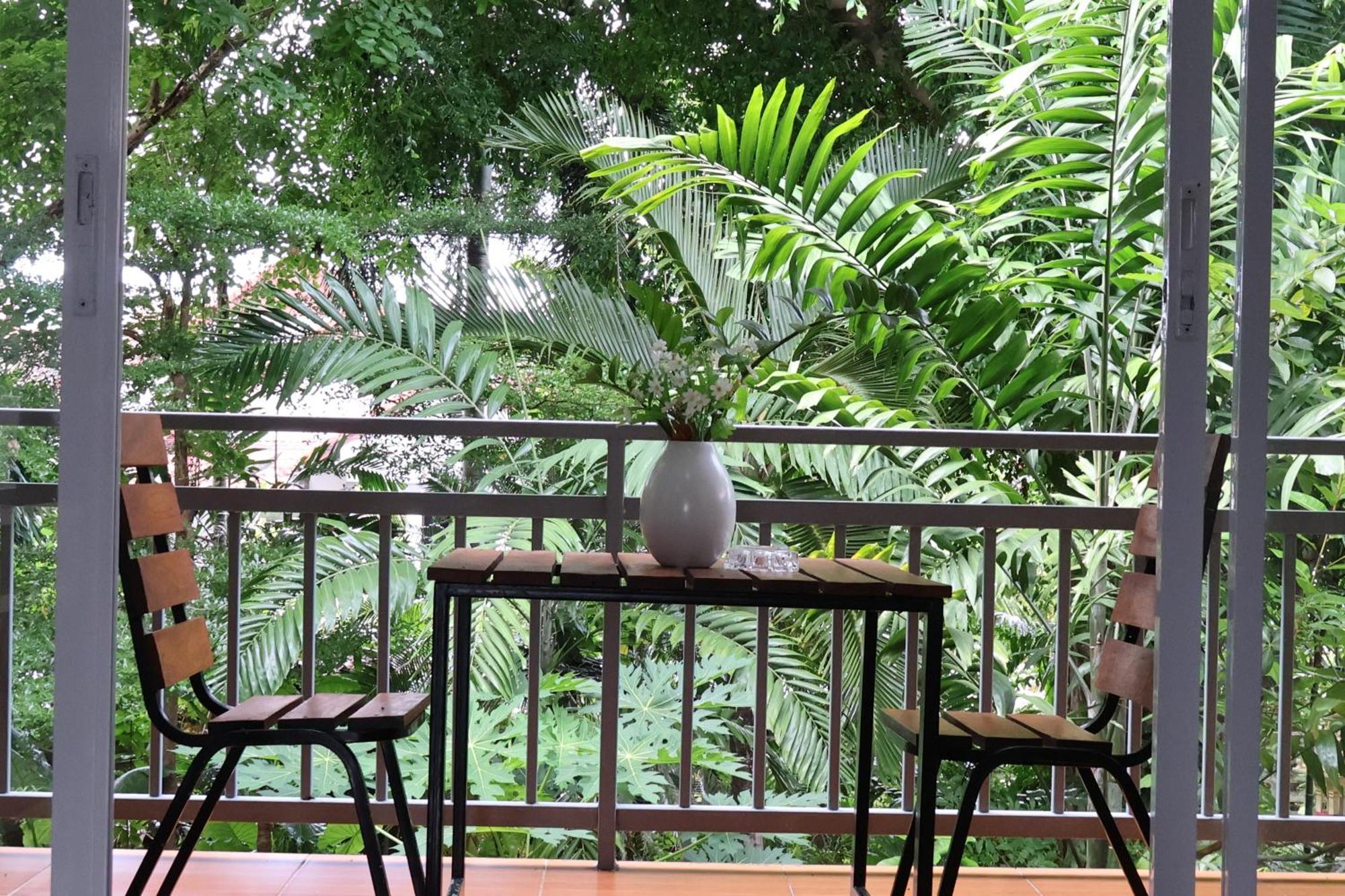 Hotel Eat N Sleep Phuket Exterior foto