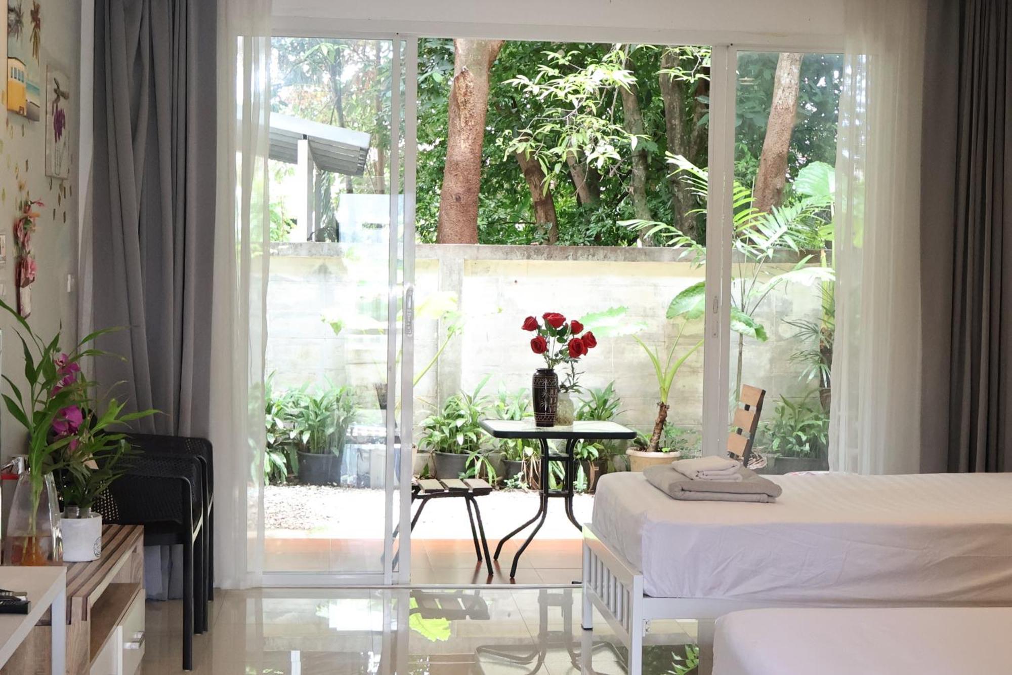 Hotel Eat N Sleep Phuket Exterior foto