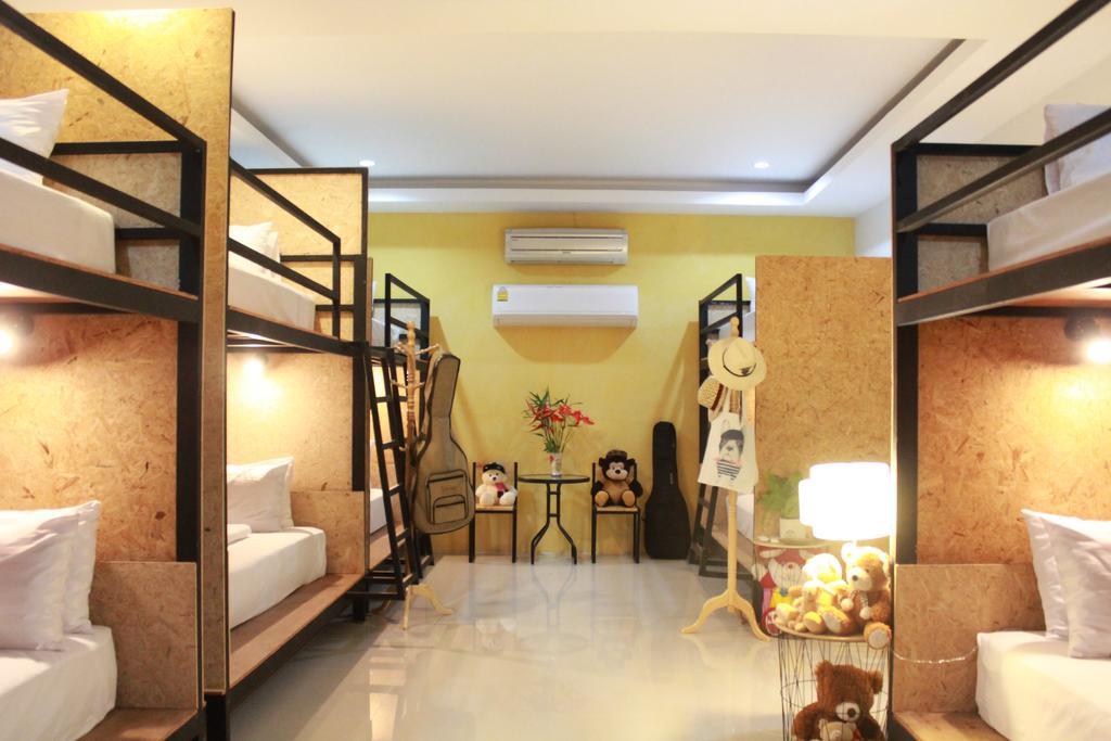 Hotel Eat N Sleep Phuket Exterior foto
