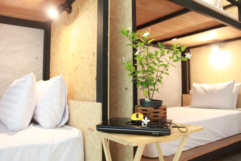 Hotel Eat N Sleep Phuket Exterior foto