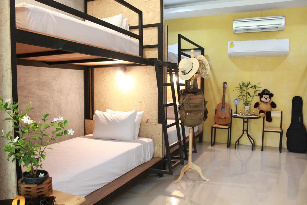 Hotel Eat N Sleep Phuket Exterior foto