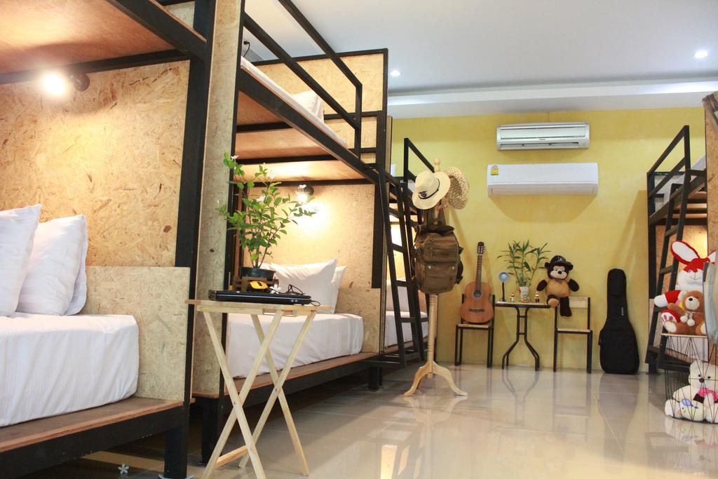 Hotel Eat N Sleep Phuket Exterior foto
